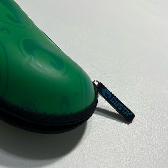 ‼️LAST CHANCE‼️Costa Del Mar RARE Kenny Chesney Cut sunglasses red w/ gray lens - Picture 11 of 12